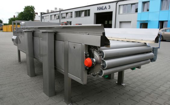 Roll feeders
