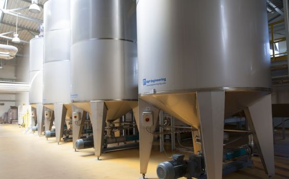 Pulp (mash) tanks