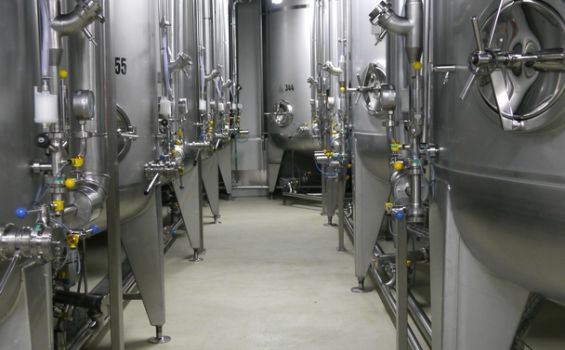 Lagertanks mit kegelförmigem oder gewölbtem Boden
