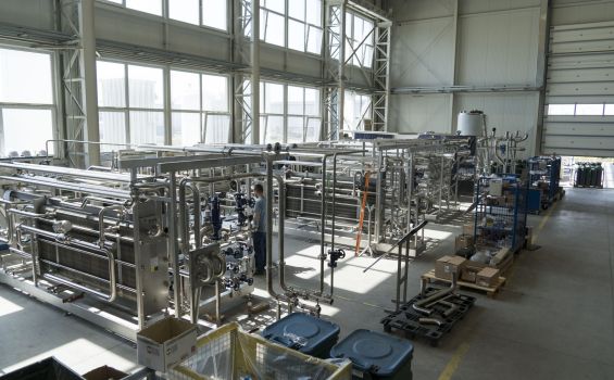 Maßgeschneiderte, modulare Anlagentechnik im Skid-System